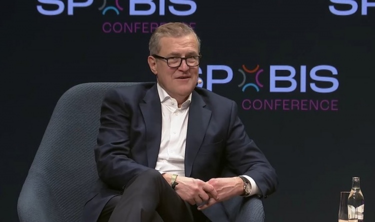  德雷森：戴维斯是当世前三左后卫 外租特尔？很高兴再和列维谈判