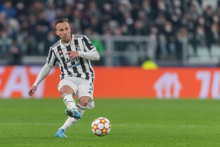  经纪人：税务问题阻止了阿图尔加盟桑托斯，内马尔曾推动他加盟