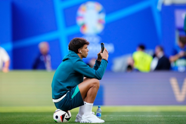  英媒：米兰计划赛季结束后与切尔西谈判，尝试永久性签下菲利克斯